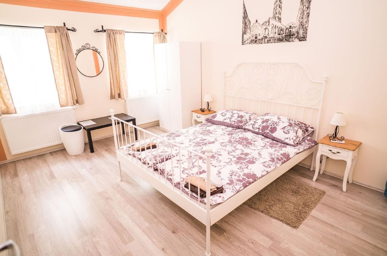 Boutique Hostel Kings N' Queens Zagreb Chambre photo