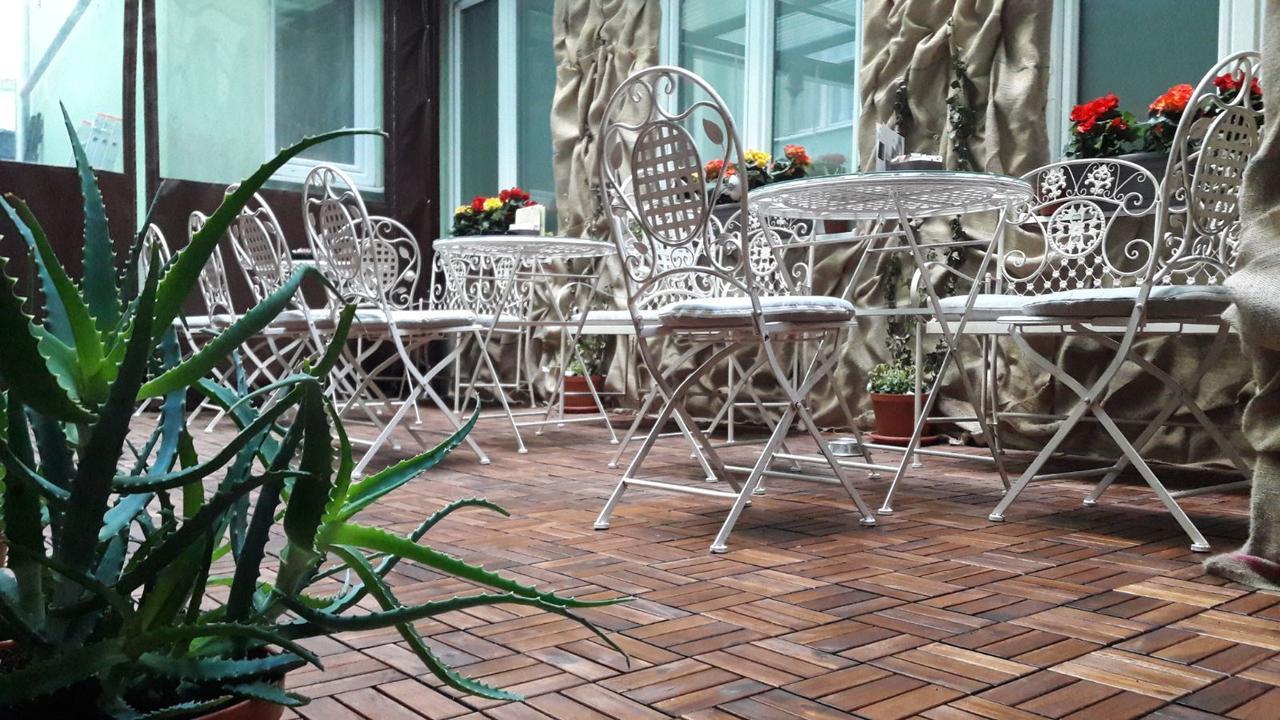 Boutique Hostel Kings N' Queens Zagreb Extérieur photo