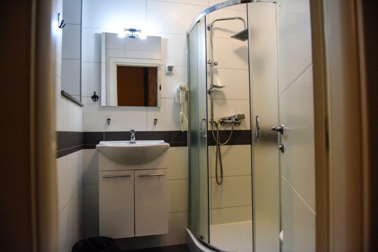 Boutique Hostel Kings N' Queens Zagreb Extérieur photo
