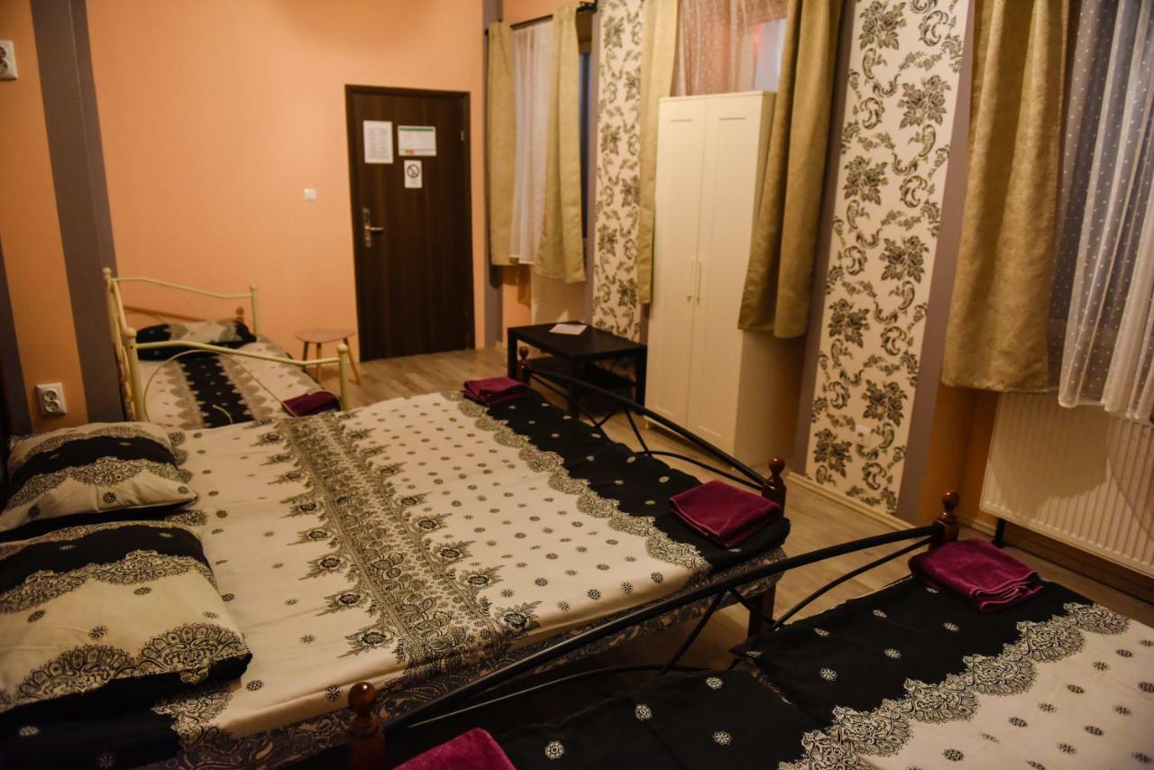 Boutique Hostel Kings N' Queens Zagreb Extérieur photo