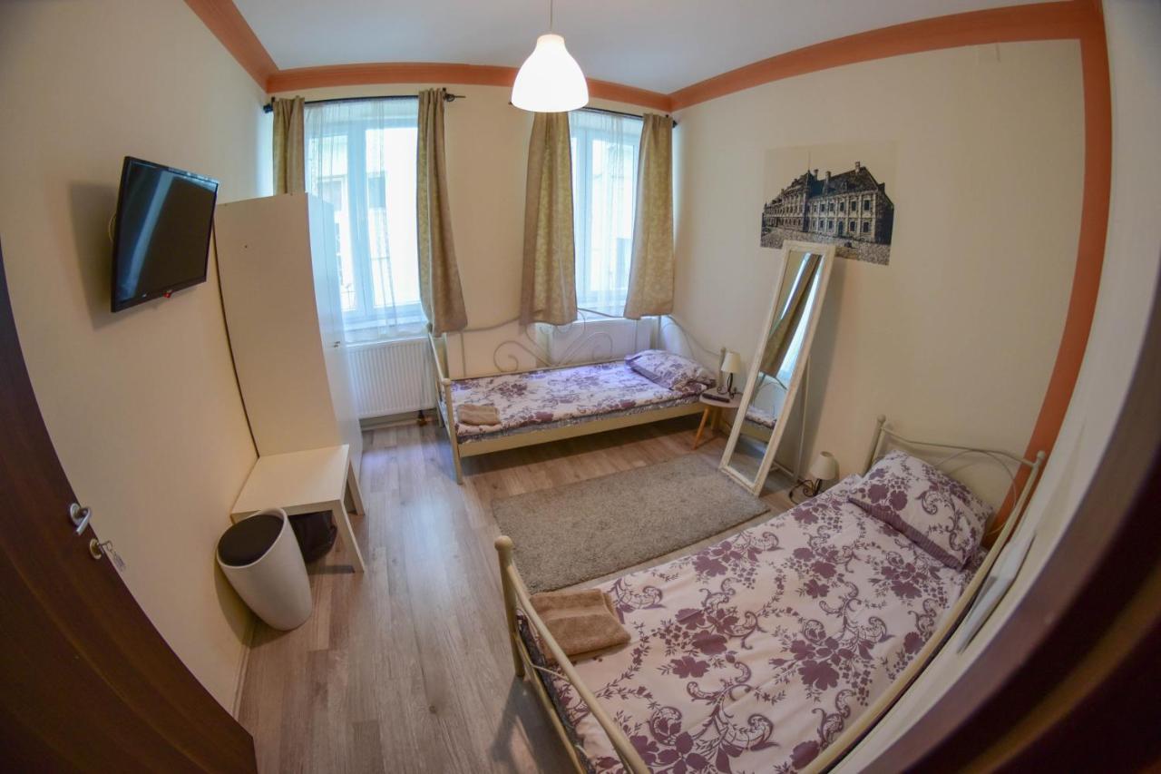 Boutique Hostel Kings N' Queens Zagreb Extérieur photo